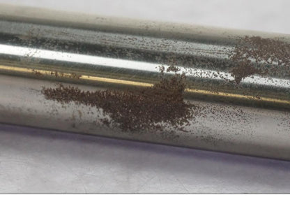 Höger sida på Gaffelben från en Suzuki RE5 -1980 motorcykel.