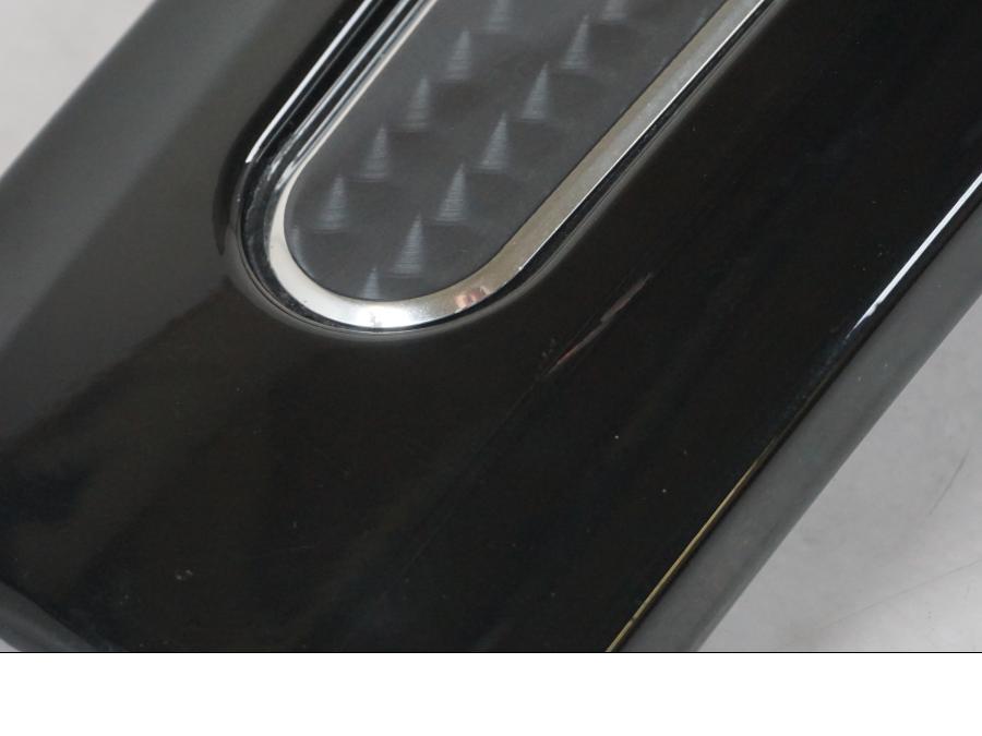 Baksidan på Bensintankkonsoll från en H-D Street Glide Special FLHXS -2018 motorcykel.