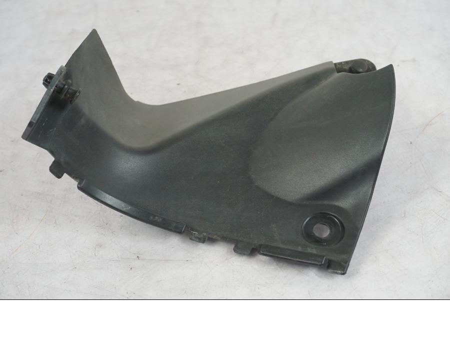 Baksidan på Instrumentkåpa från en Honda CBR 1100 XX -1999 motorcykel.