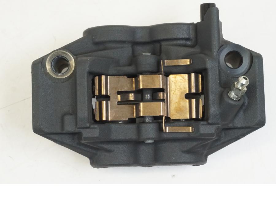 Snett nerifrån på Bromsok från en Yamaha YZF R7 -2022 motorcykel.