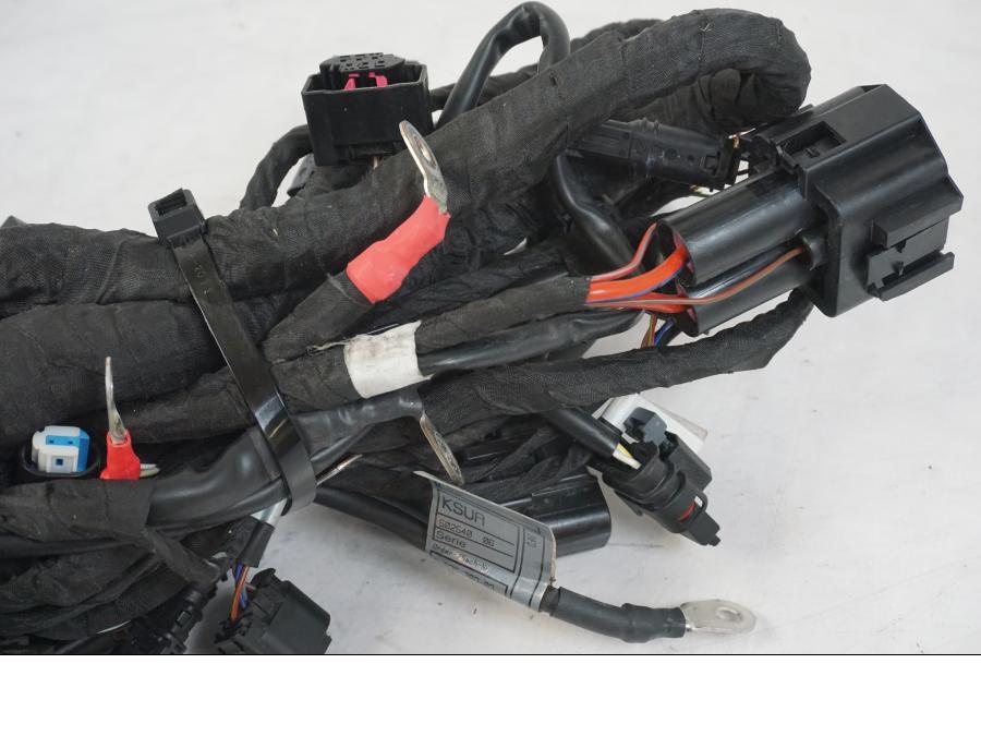 Vänster sida på Kabelstam från en BMW R 1250 GS -2021 motorcykel.