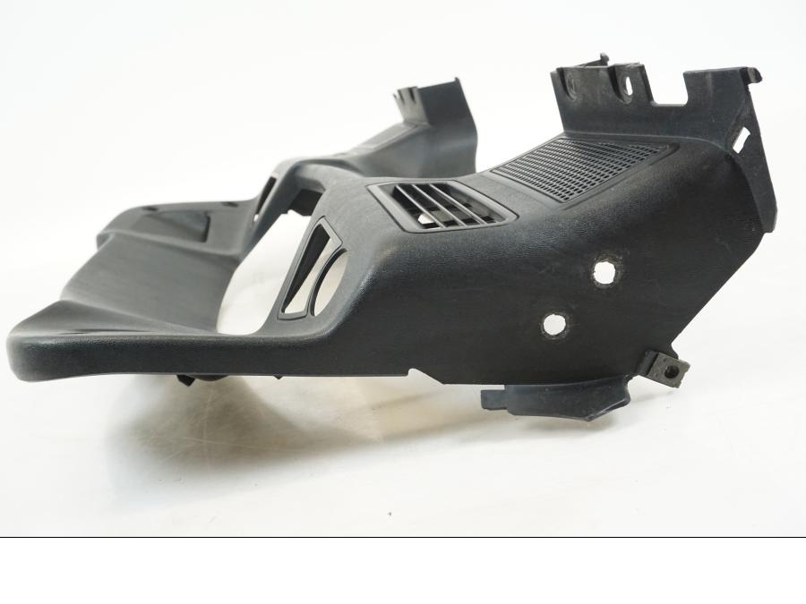 Höger sida på Instrumentkåpa från en Honda ST 1300 -2002 motorcykel.