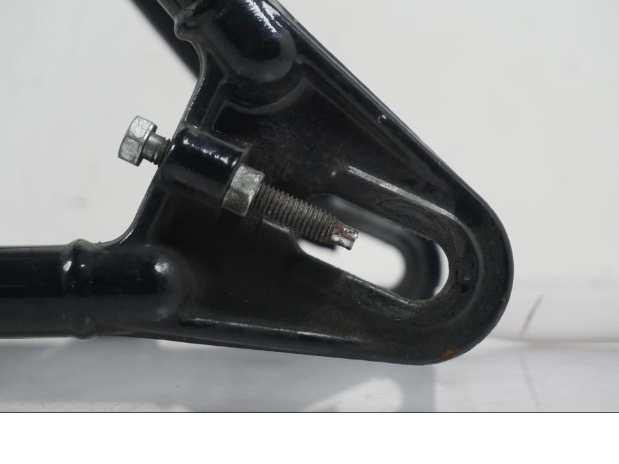 Höger sida på Sving från en H-D Softail Standard FXST -2001 motorcykel.