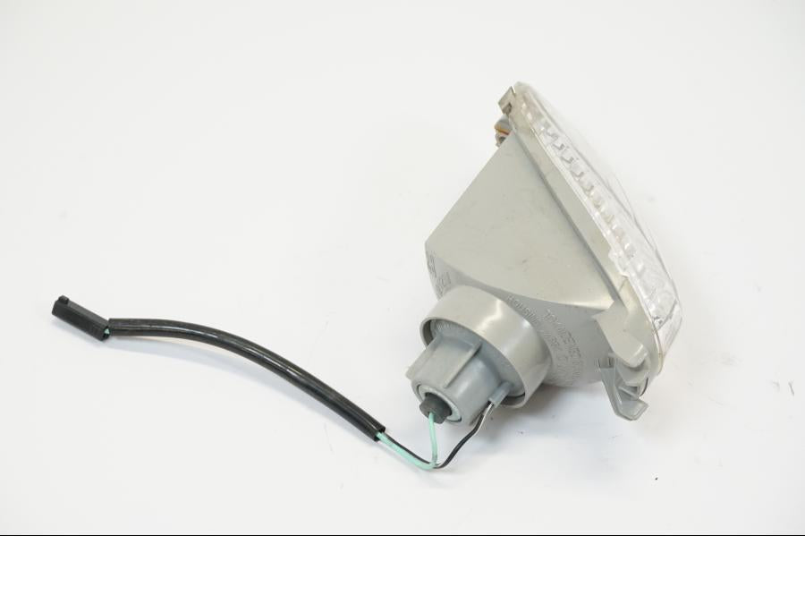 Snett nerifrån på Blinkers från en Suzuki GSX 1300 R -2008 motorcykel.