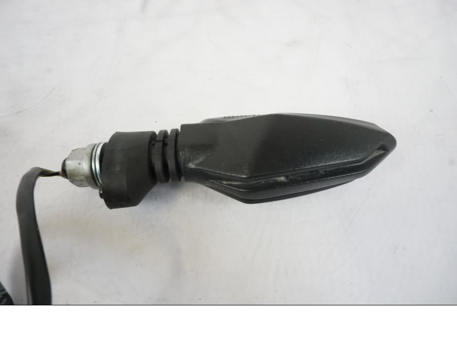 Höger sida på Blinkers LED från en KTM 790 Duke -2019 motorcykel.