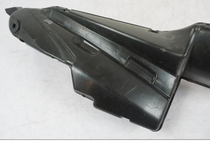 Vänster sida på Luftrör från en Suzuki GSX-R 750 -2006 motorcykel.