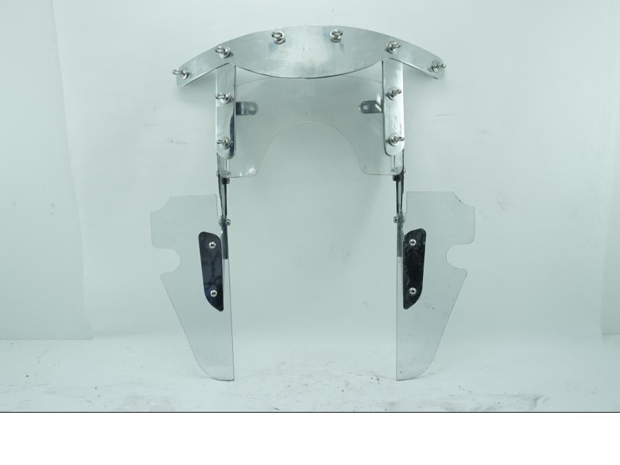 Framsidan på Vindrutefäste från en Kawasaki VN 1500 Classic Tourer -2001 motorcykel.