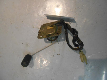 Baksidan på Bensintankgivare från en Honda CX 500 -1982 motorcykel.