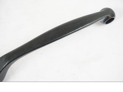 Snett nerifrån på Bromsgrepp från en Kawasaki ZX-6R -2011 motorcykel.