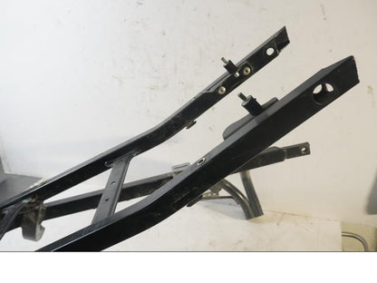 Höger sida på Bakram från en BMW F 650 GS -2010 motorcykel.