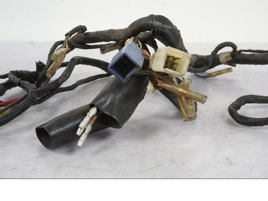 Höger sida på Kabelstam från en Suzuki GSX 550 EF -1985 motorcykel.