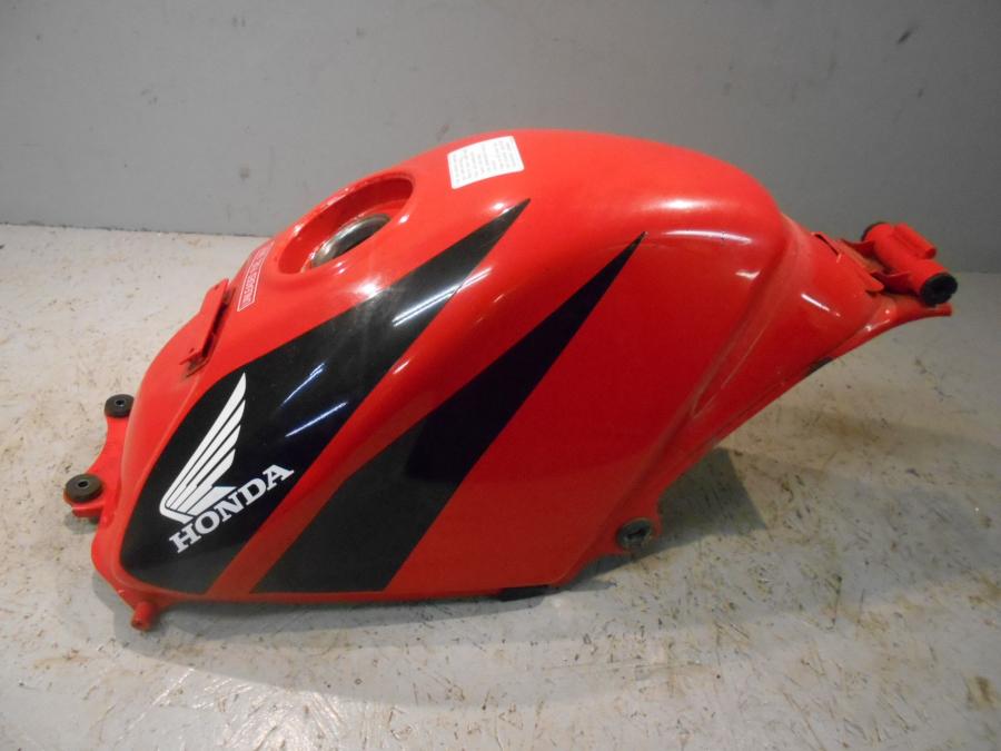 Framsidan på Bensintank från en Honda CBR 125 R -2007 motorcykel.