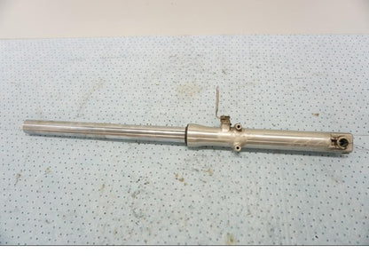 Baksidan på Gaffelben från en Kawasaki EN 500 -1999 motorcykel.