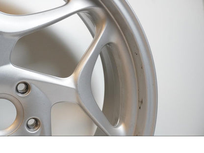 Vänster sida på Fälg från en BMW F 800 ST -2008 motorcykel.