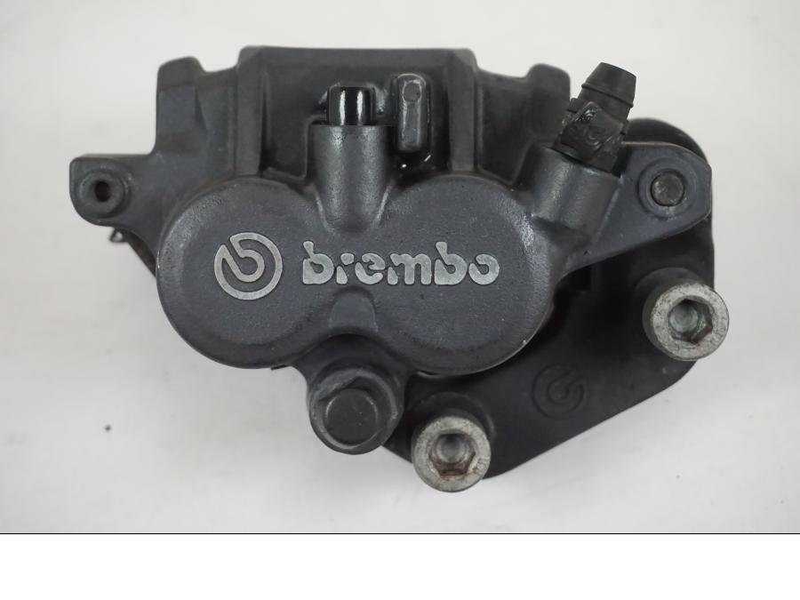 Baksidan på Bromsok från en BMW F 650 CS -2002 motorcykel.