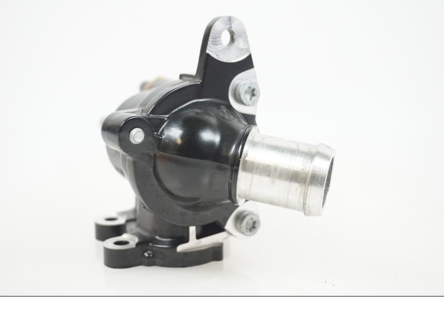 Höger sida på Vattenkyltermostat från en BMW F 850 GS -2019 motorcykel.