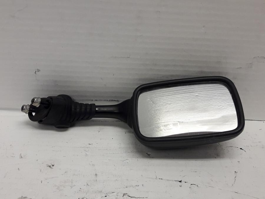 Baksidan på Backspegel från en Ducati 750 SS -2000 motorcykel.