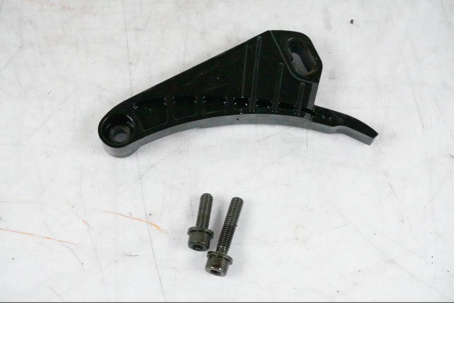 Framsidan på Oljepump från en BMW K 1200 S -2005 motorcykel.