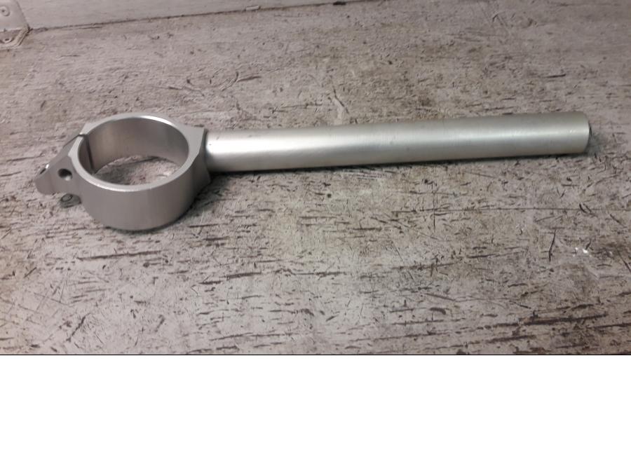 Baksidan på Styre från en Yamaha YZF 1000 R1 -2015 motorcykel.