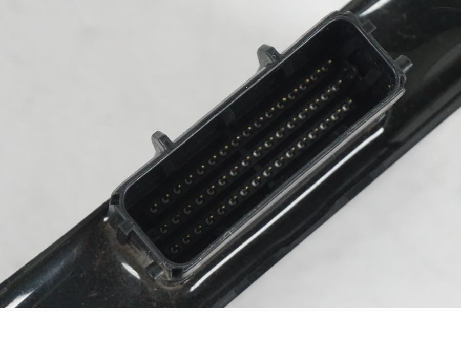 Extrabild6 på <p>Låssats från Yamaha MT-07 2014.</p>

<p>1st nyckel (svart), tändningslås, antenn, sadellås, CDI och tanklock.</p> motorcykel.