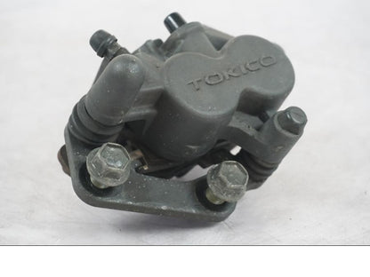 Baksidan på Bromsok från en Suzuki SV 650 -1999 motorcykel.