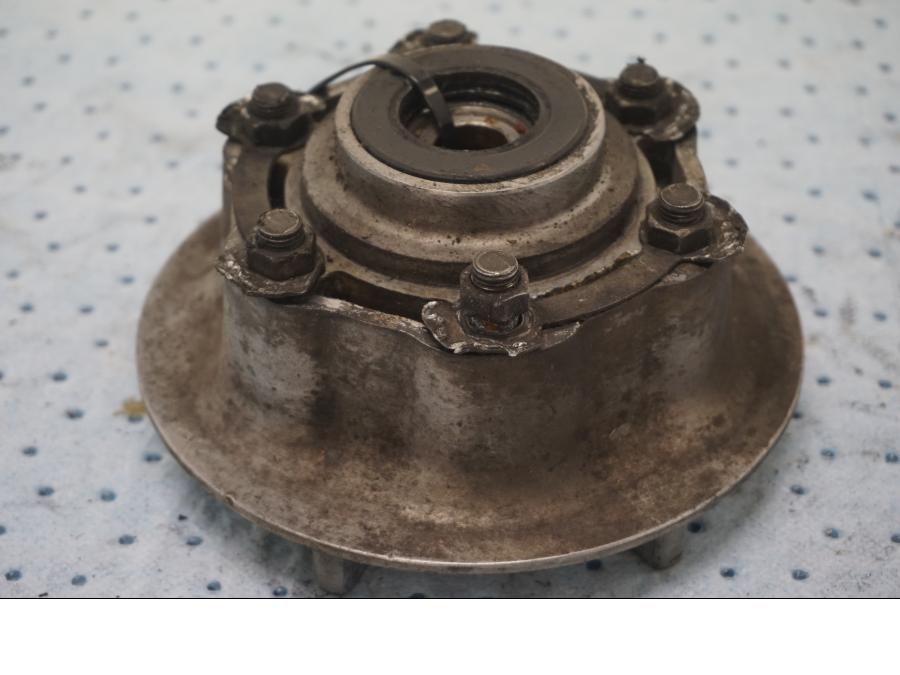 Framsidan på Drevfäste från en Suzuki GSX 550 -1985 motorcykel.