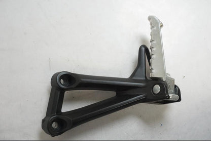 Framsidan på Fotpinne från en Yamaha MT-09 -2019 motorcykel.