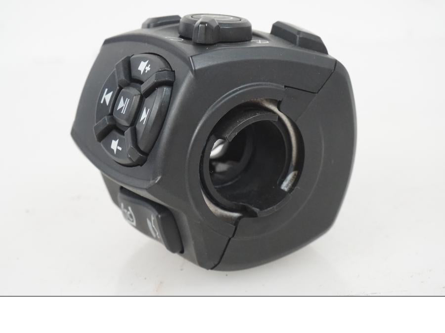 Baksidan på Styrelreglage från en H-D Adventure Pan America Special RA1250S -2021 motorcykel.