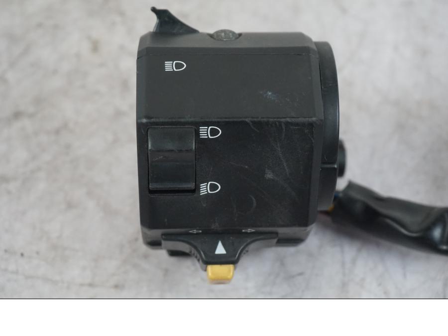 Höger sida på Styrelreglage från en Buell 1125 R -2008 motorcykel.