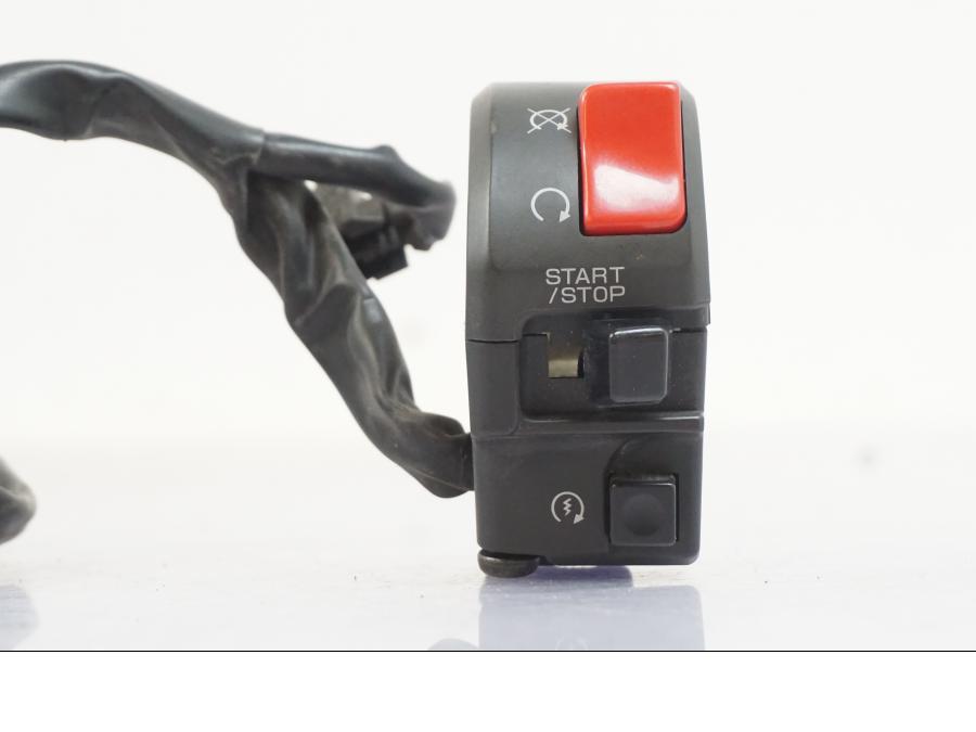 Höger sida på Styrelreglage från en Kawasaki ZX-10R -2008 motorcykel.