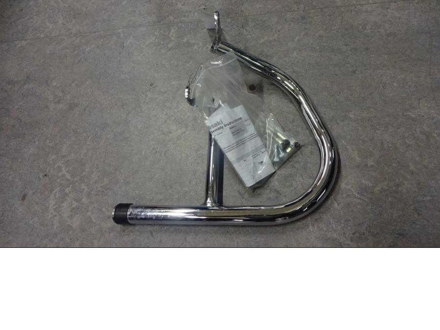 Höger sida på Motorskyddsbåge från en Kawasaki VN 900 -2008 motorcykel.