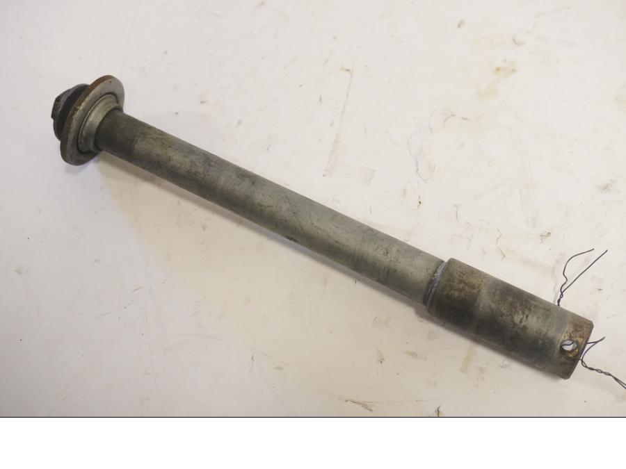 Framsidan på Axel från en BMW R 1150 RT -2003 motorcykel.