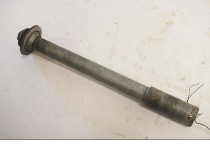 Framsidan på Axel från en BMW R 1150 RT -2003 motorcykel.