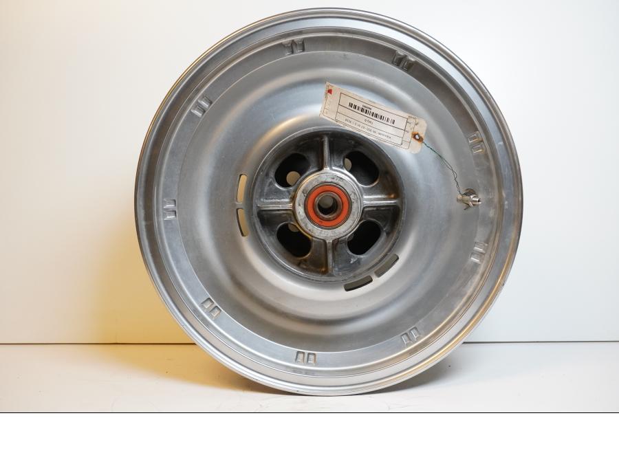 Extrabild1 på Fälg från en Kawasaki VN 900 -2007 motorcykel.