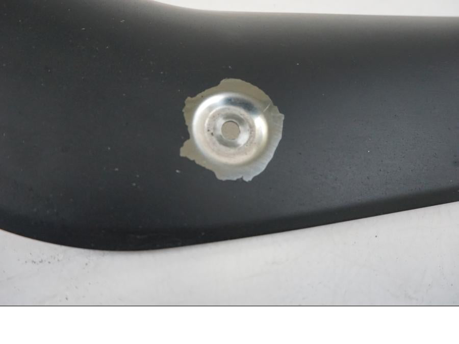 Höger sida på Värmeskydd från en KTM 1290 Super Duke -2016 motorcykel.