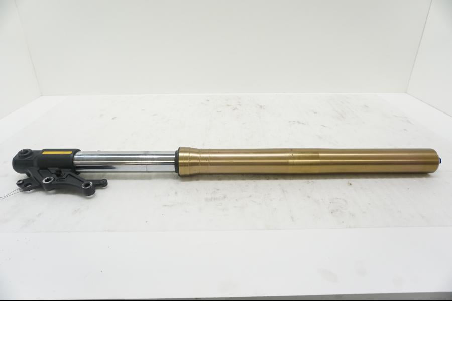 Framsidan på Gaffelben från en Triumph Tiger Explorer -2012 motorcykel.