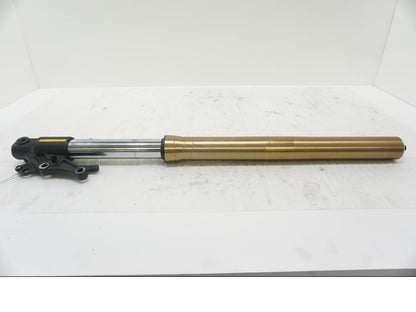 Framsidan på Gaffelben från en Triumph Tiger Explorer -2012 motorcykel.