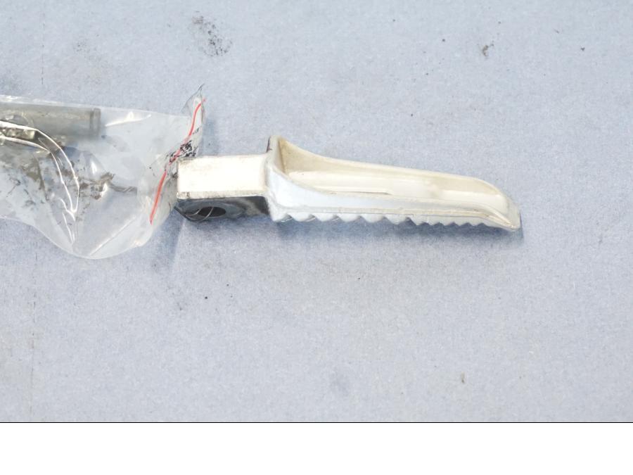 Vänster sida på Fotpinne från en Suzuki GSX 1300 BK -2008 motorcykel.