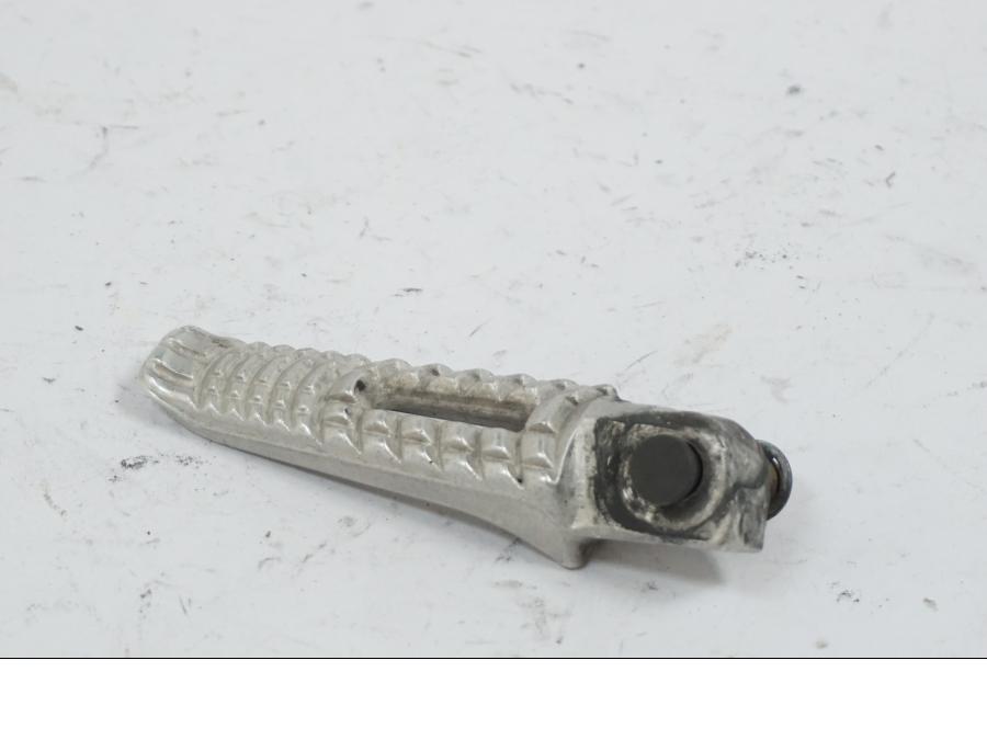 Snett uppifrån på Fotpinne från en Suzuki GSX-R 1000 -2008 motorcykel.