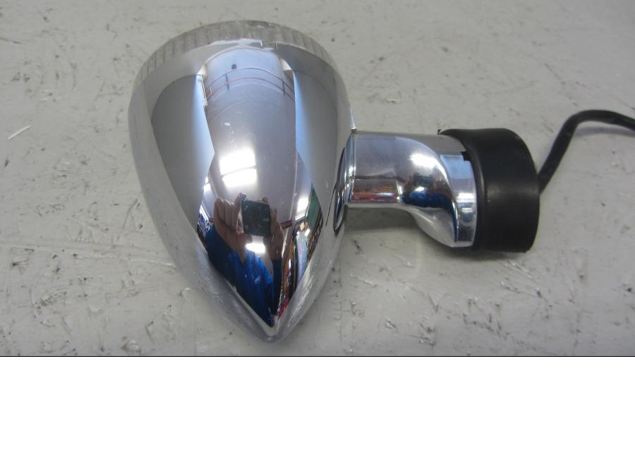 Höger sida på Blinkers från en Yamaha XVS 1300 -2007 motorcykel.