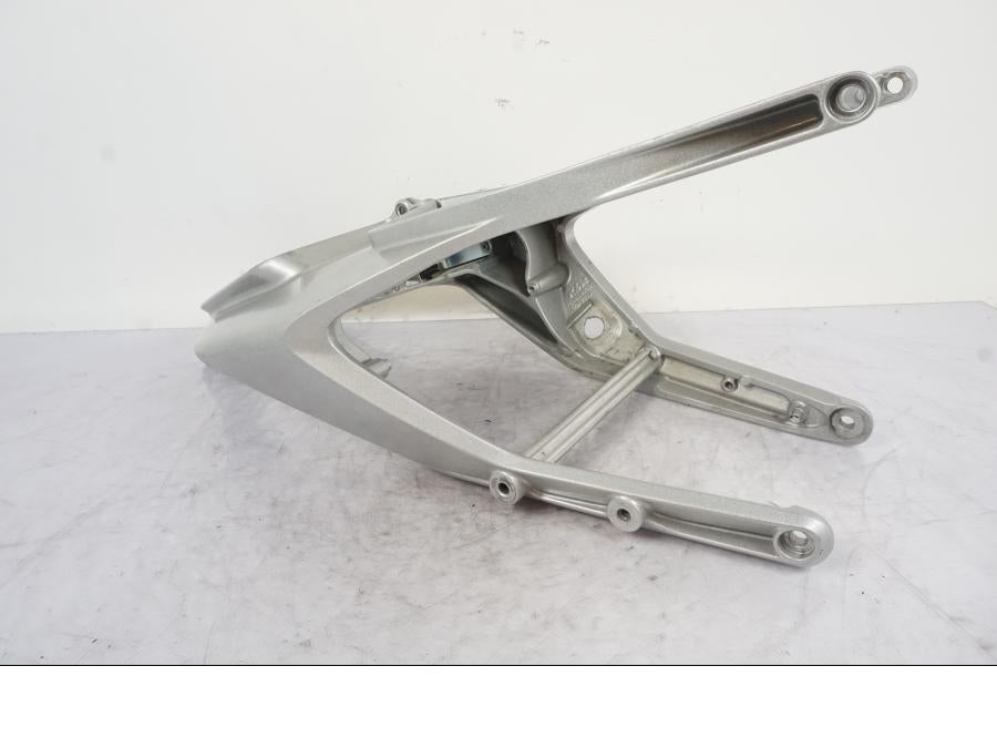 Framsidan på Bakram från en KTM 690 Duke -2014 motorcykel.