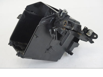 Framsidan på Batterihållare från en BMW R 1250 GS -2019 motorcykel.