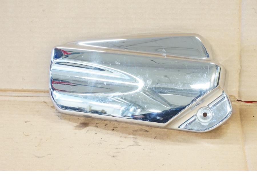 Framsidan på Motorkåpa från en Yamaha XVS 1100 -2000 motorcykel.