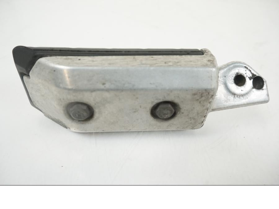 Vänster sida på Fotpinne från en Honda XL 1000 V -2008 motorcykel.