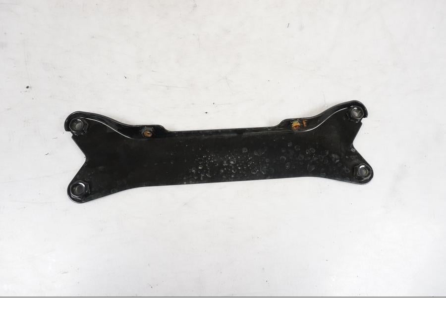 Höger sida på Bakram från en KTM 790 Duke -2018 motorcykel.