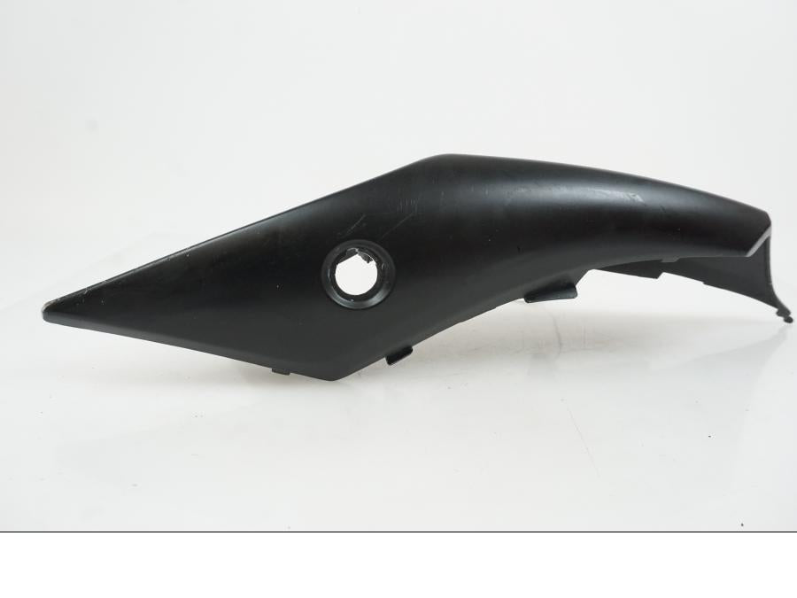 Baksidan på Bakvinge från en Suzuki GSX-R 750 -2009 motorcykel.