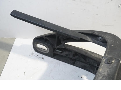 Vänster sida på Sving från en Yamaha FZ-8 -2011 motorcykel.