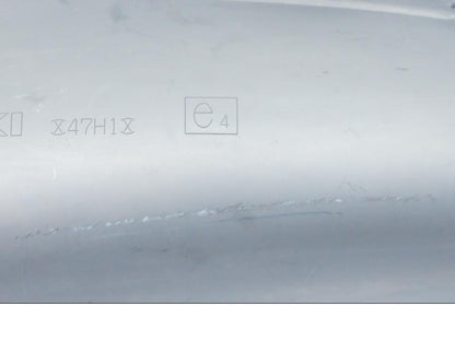 Snett nerifrån på Ljuddämpare från en Suzuki GSX-R 1000 -2009 motorcykel.