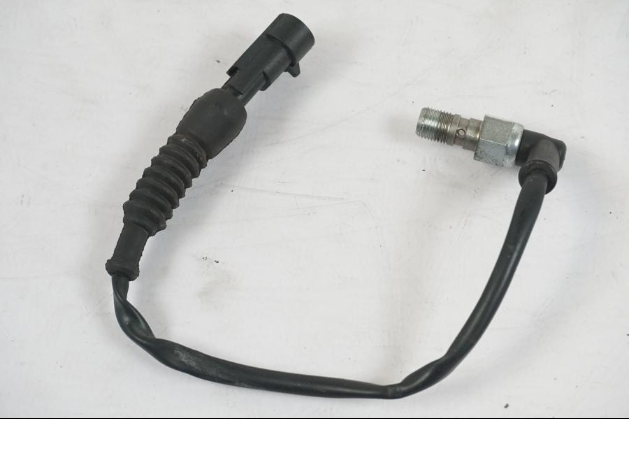 Snett uppifrån på Bromsljuskontakt från en KTM 1290 Super Duke R -2018 motorcykel.