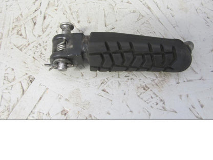 Framsidan på Fotpinne från en KTM 125 Duke -2014 motorcykel.